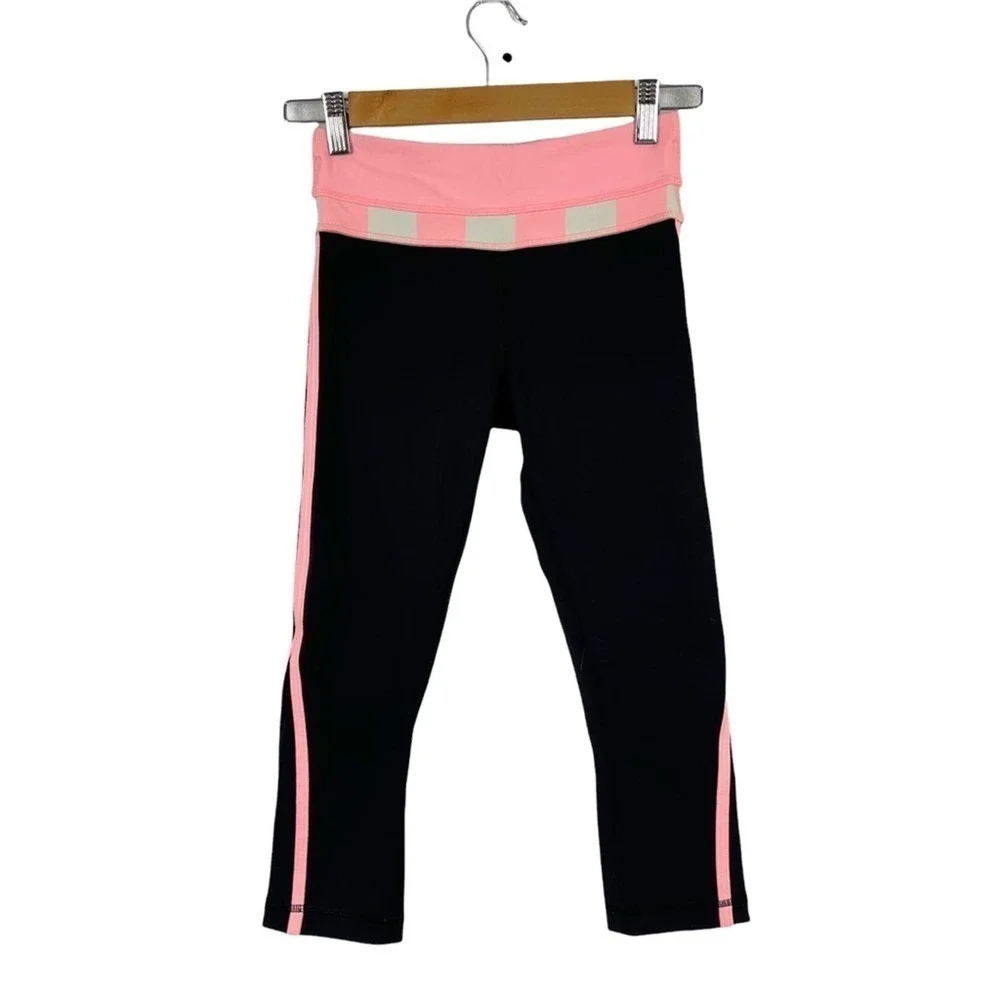 Lululemon Up The Pace Crop Black / Steep Stripe Bleached Coral Horizontal Size 2